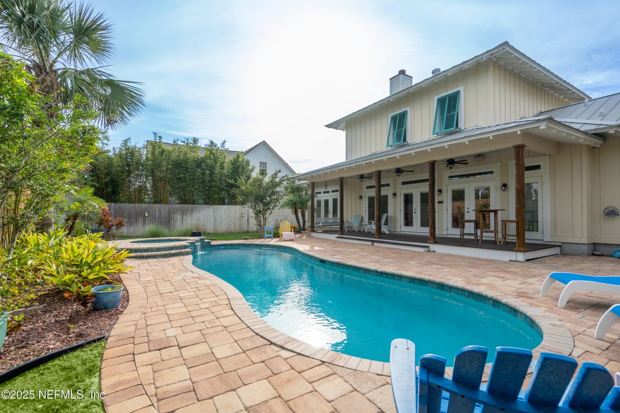 Exterior, Pool