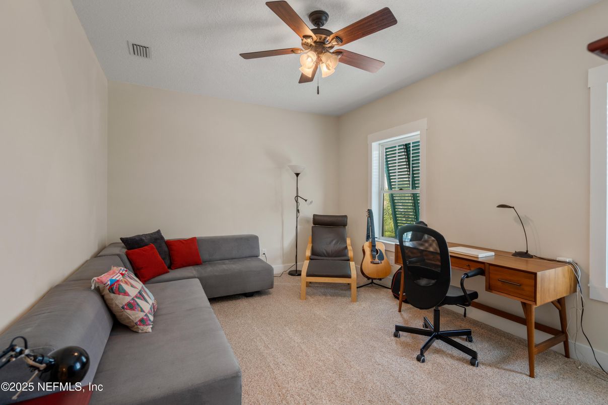 Home Office, Interior