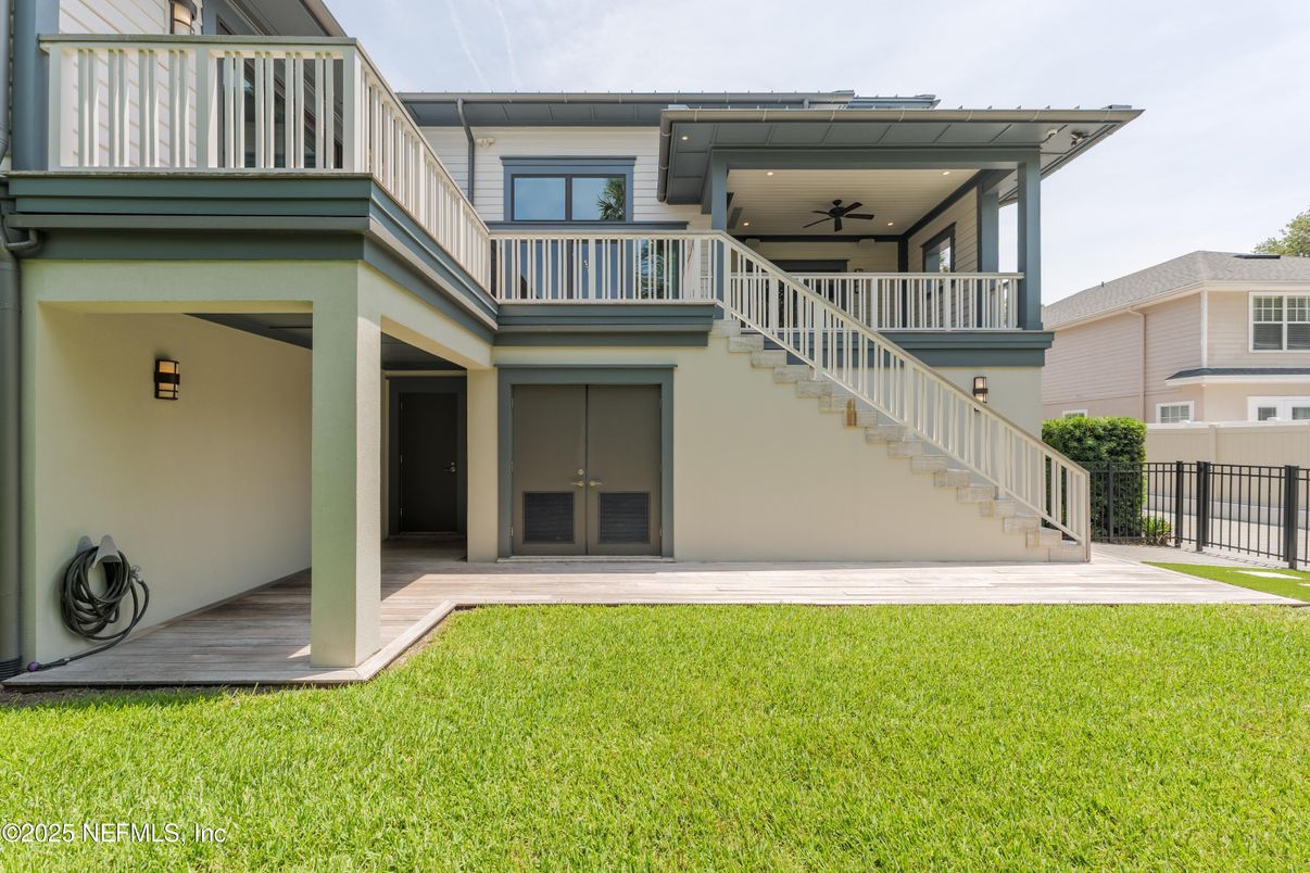 Backyard, Exterior