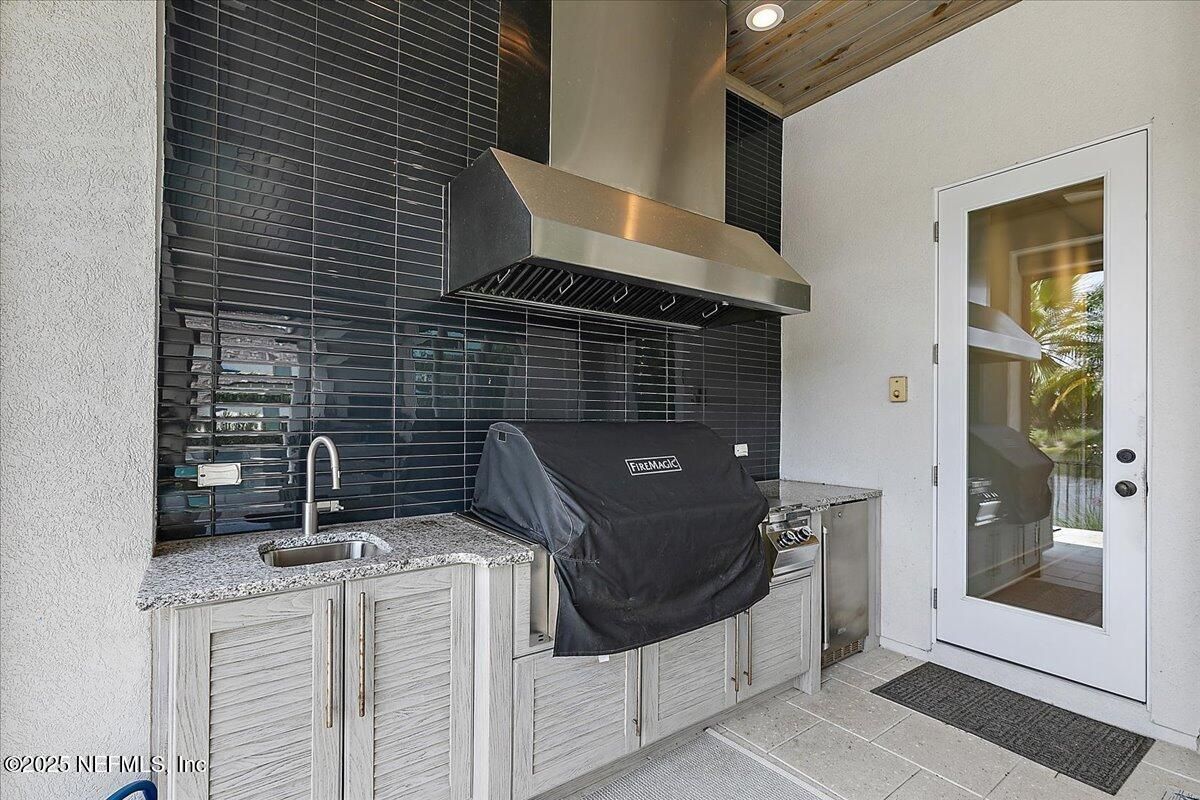 Exterior, Stainless Steel Appliances