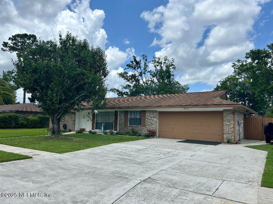 Attached, Exterior, Facade, Brick Facade, Ranch