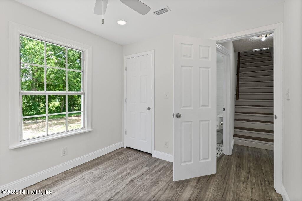 Interior, Recessed Lighting, Wood Texture Flooring