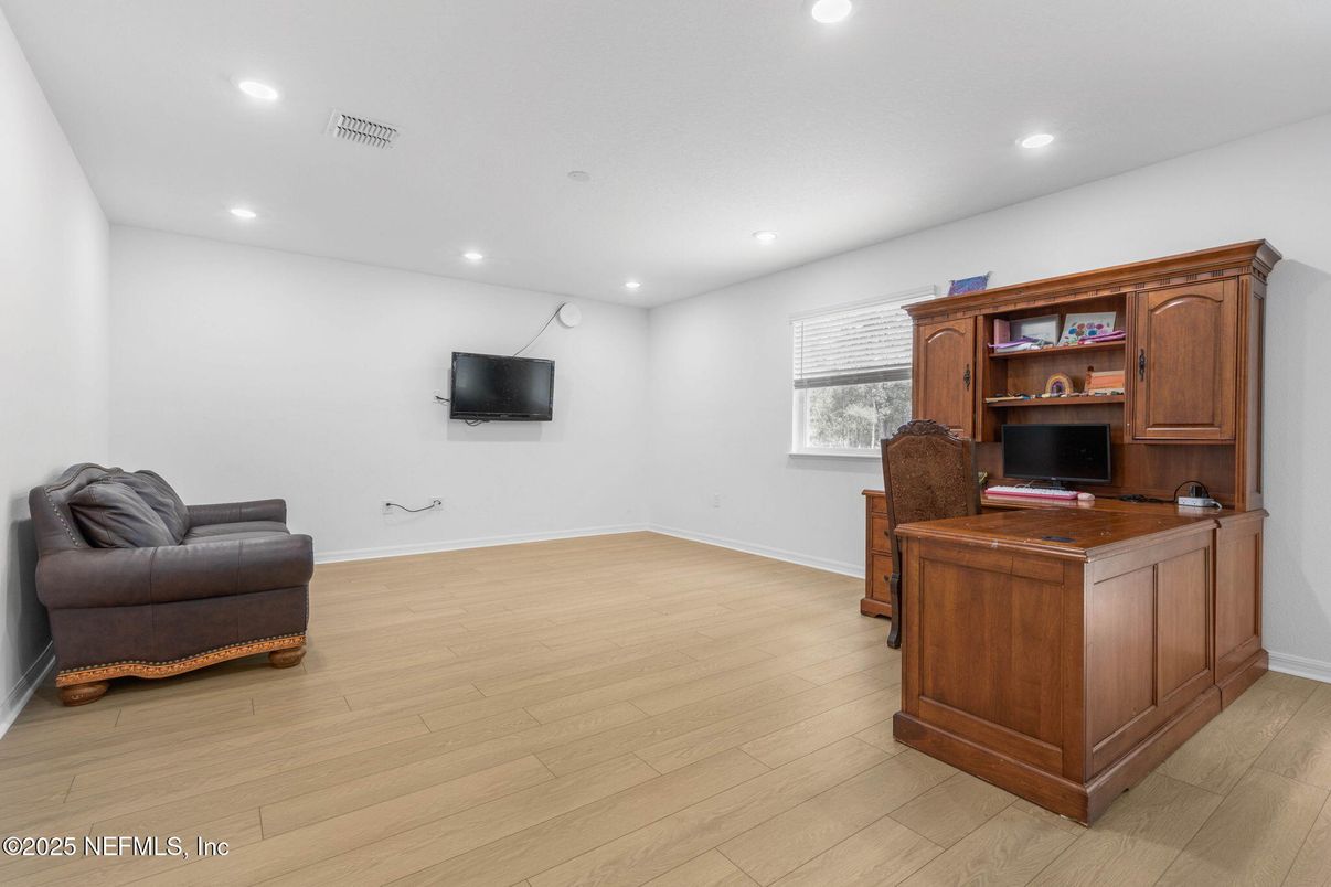 Home Office, Interior, Recessed Lighting, Wood Texture Flooring
