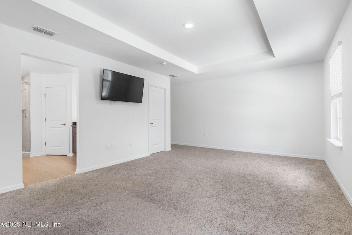 Empty room, Interior, Recessed Lighting