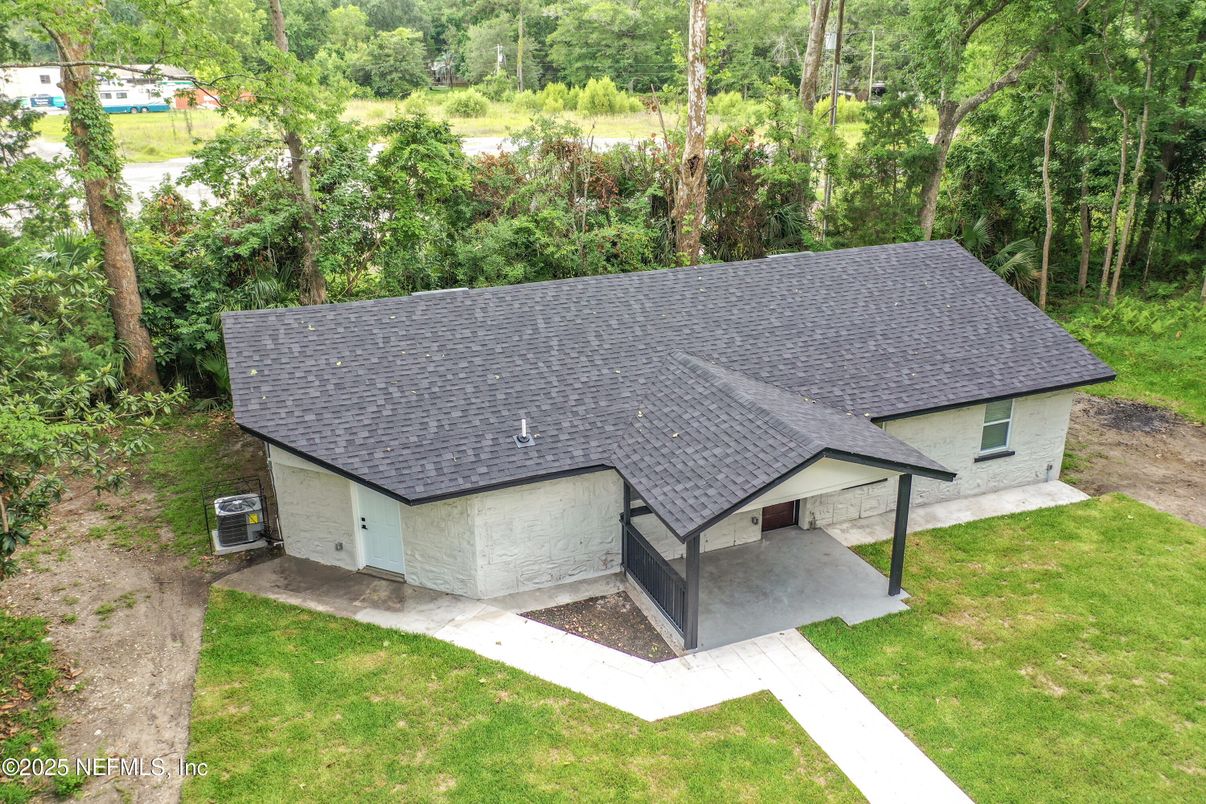 Exterior, Drone