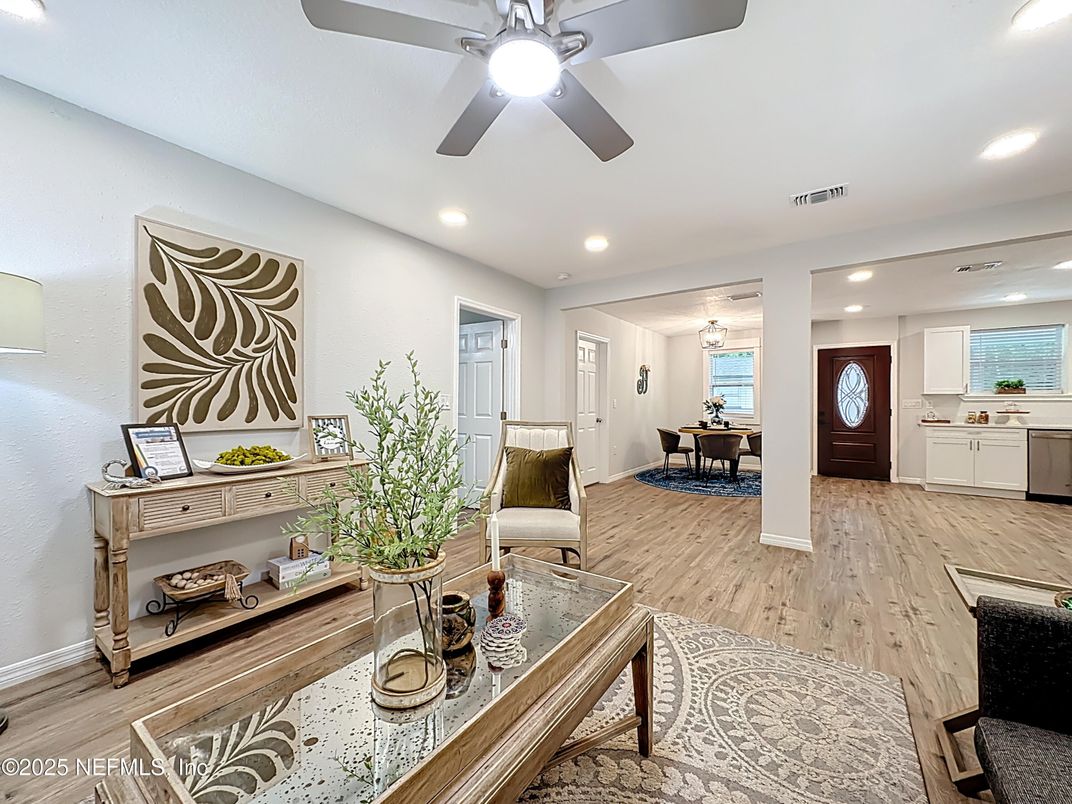 Dining room, Interior, Kitchen, Recessed Lighting, Wood Texture Flooring