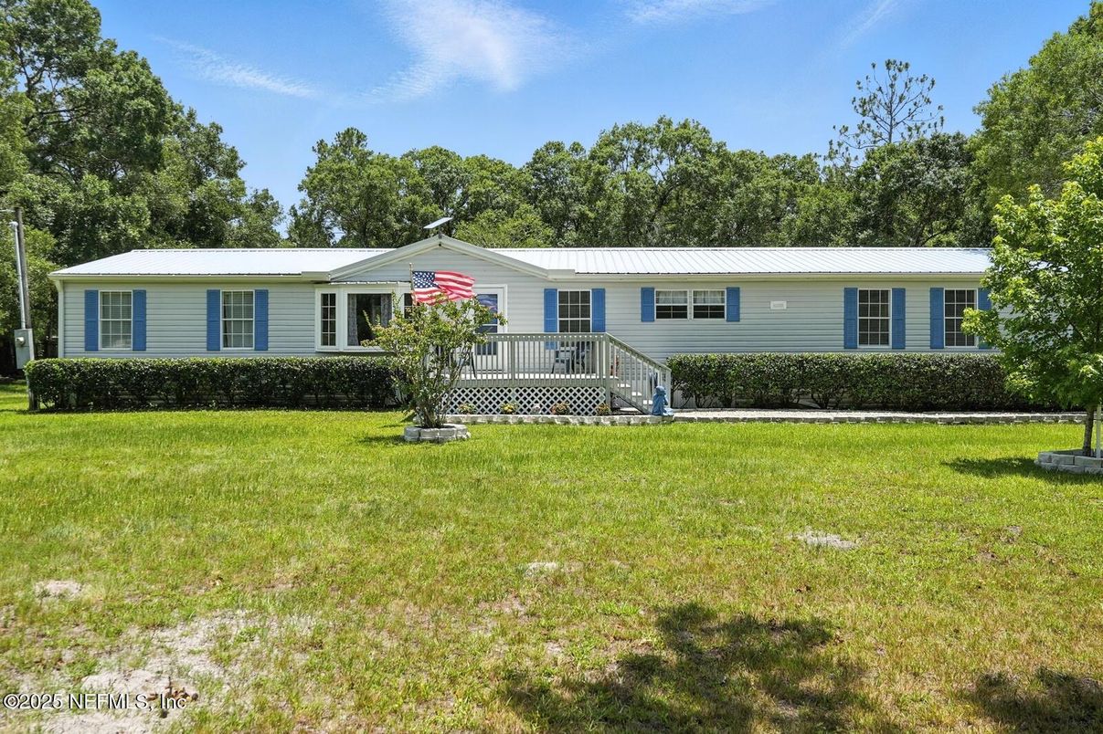 Backyard, Exterior, Facade, Ranch