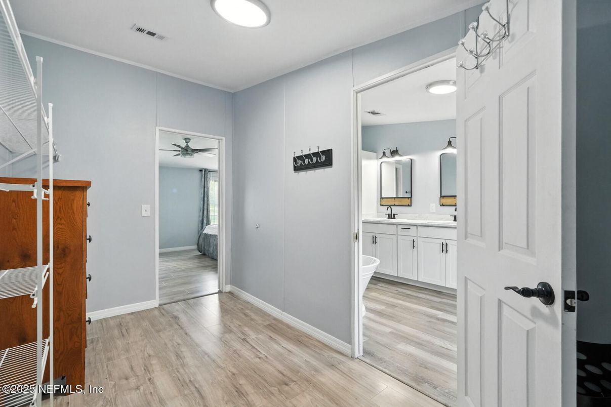 Interior, Recessed Lighting, Wood Texture Flooring