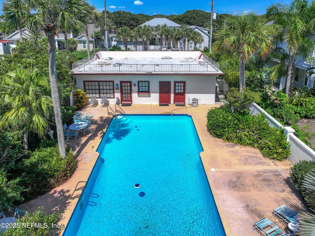 Exterior, Pool