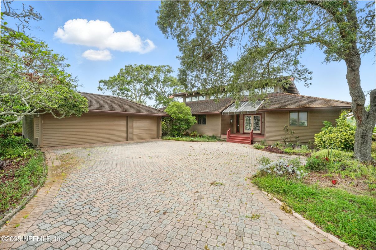Detached Garage, Exterior, Solar Panels