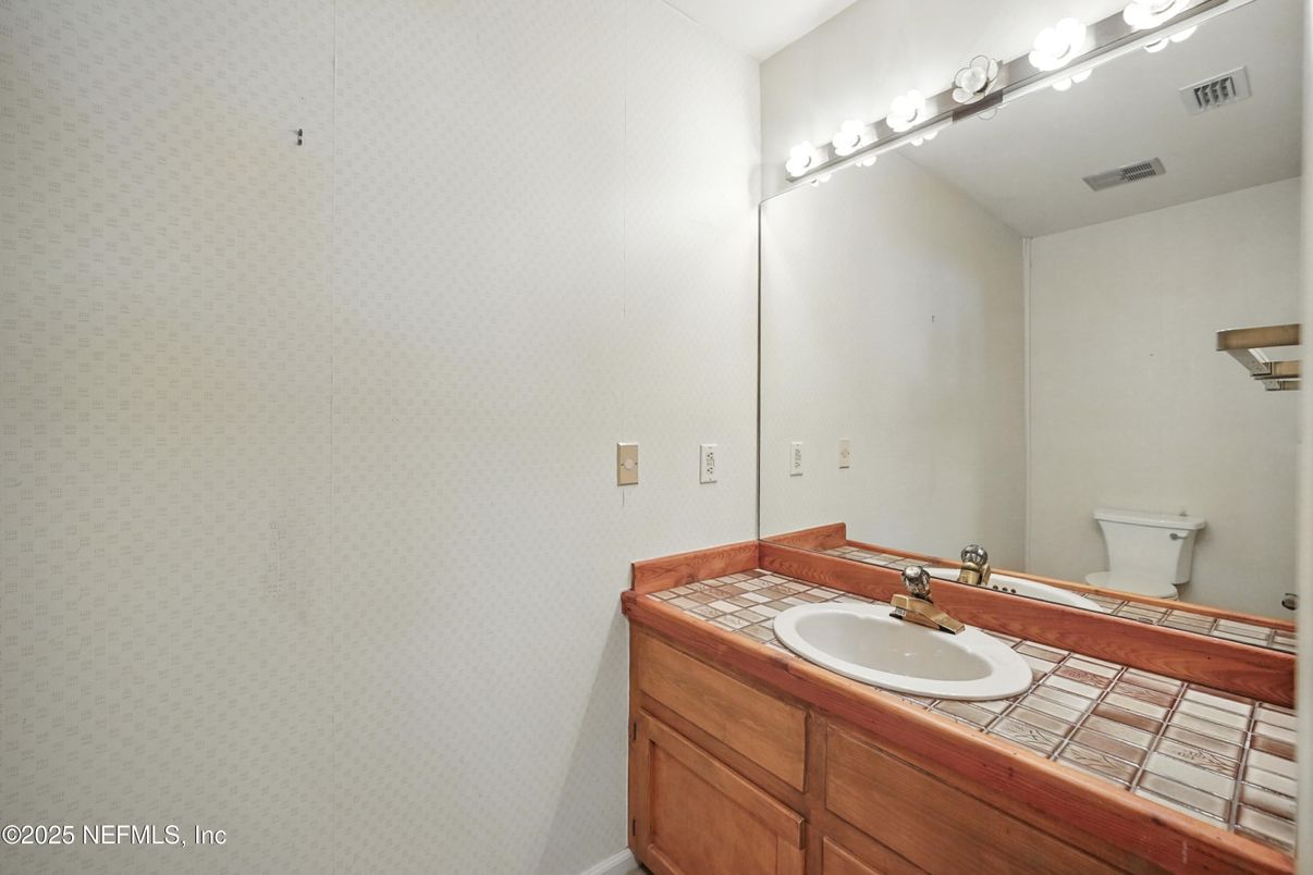 Bathroom, Interior, Tile Countertops