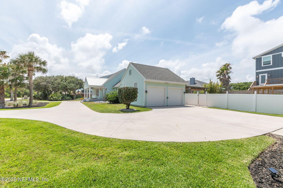 Backyard, Exterior