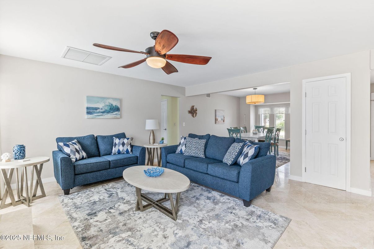 Dining room, Interior, Living room, Pendant Lights
