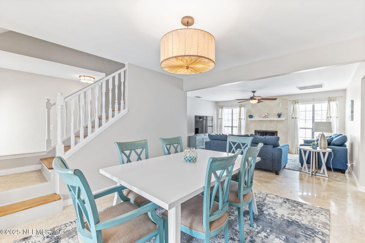 Dining room, Interior, Living room, Pendant Lights