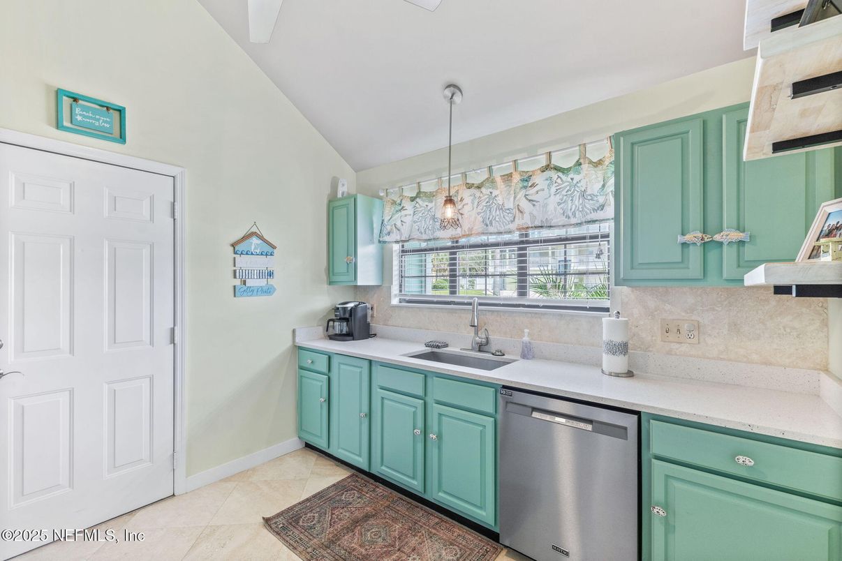 Interior, Kitchen, Pendant Lights, Stainless Steel Appliances