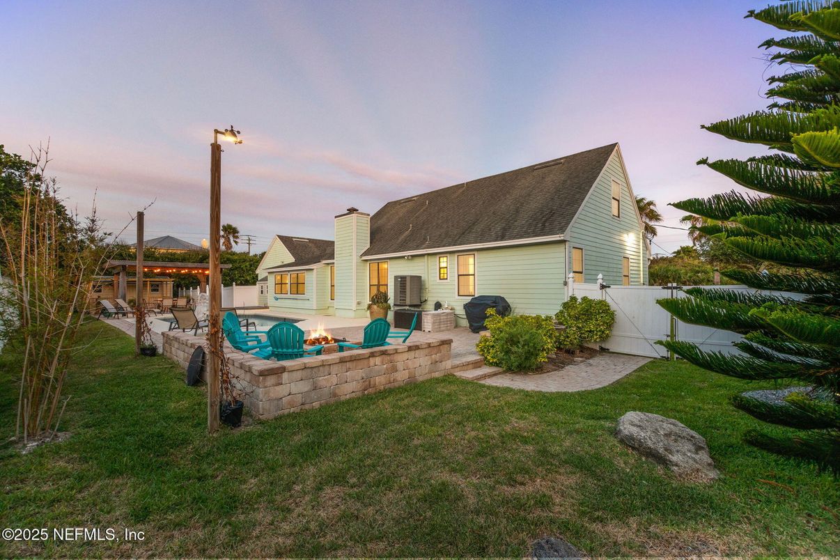 Backyard, Exterior, Pool