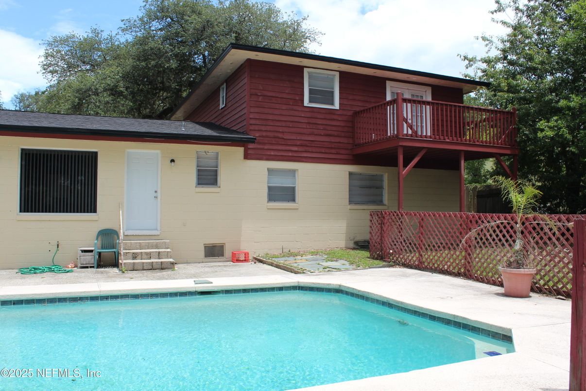 Exterior, Pool