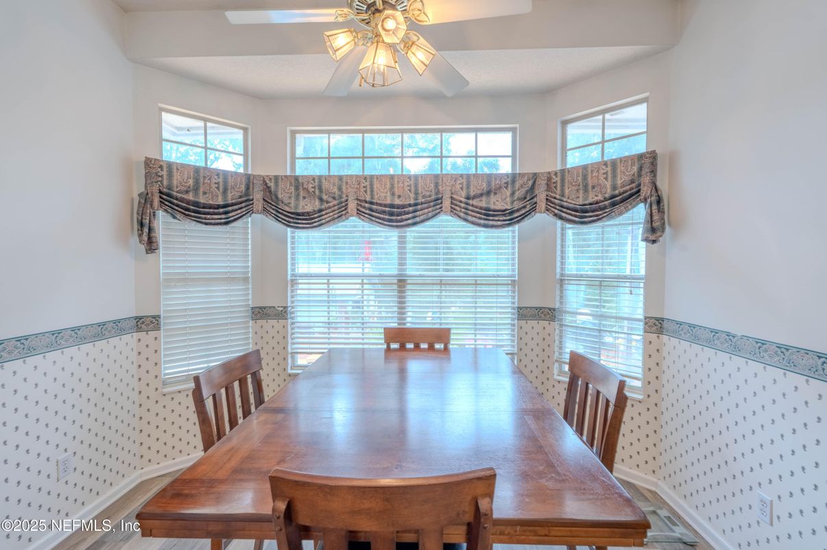 Dining room, Interior