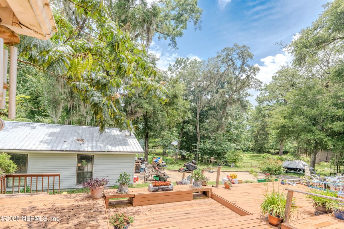 Backyard, Exterior