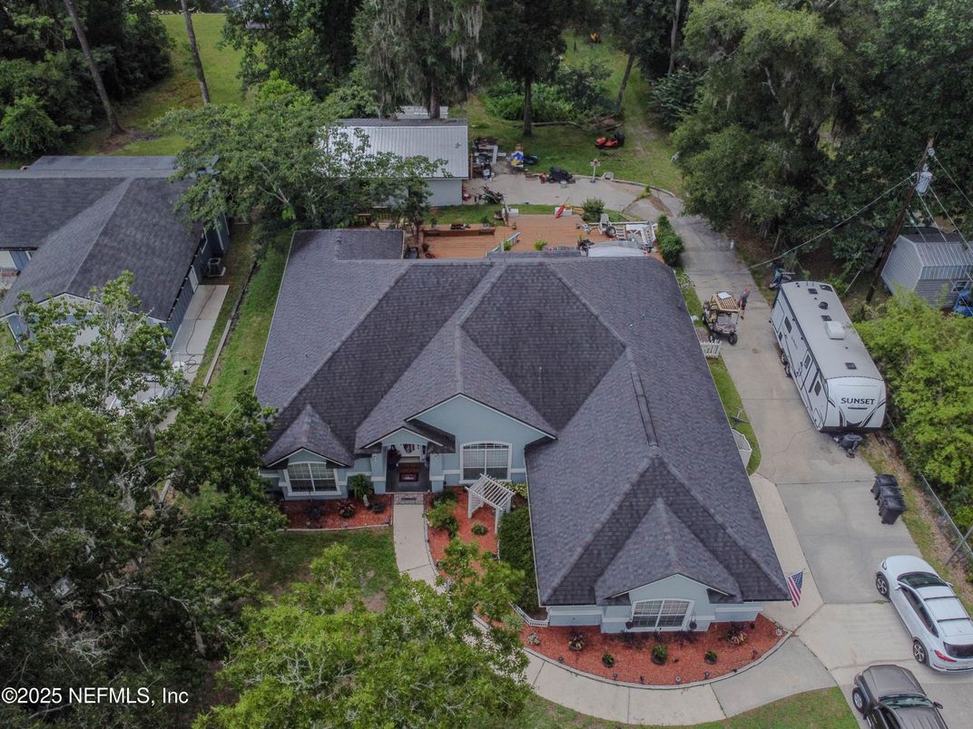 Exterior, Drone