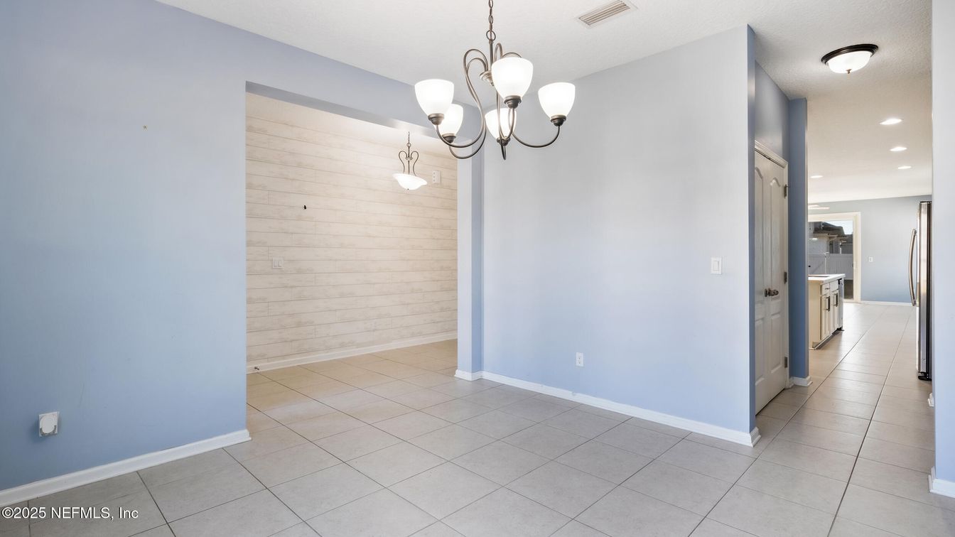 Chandelier, Empty room, Interior, Pendant Lights, Recessed Lighting, Wooden Walls