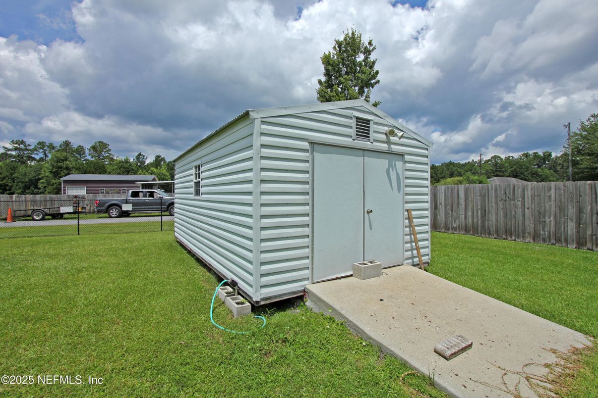 Backyard, Exterior