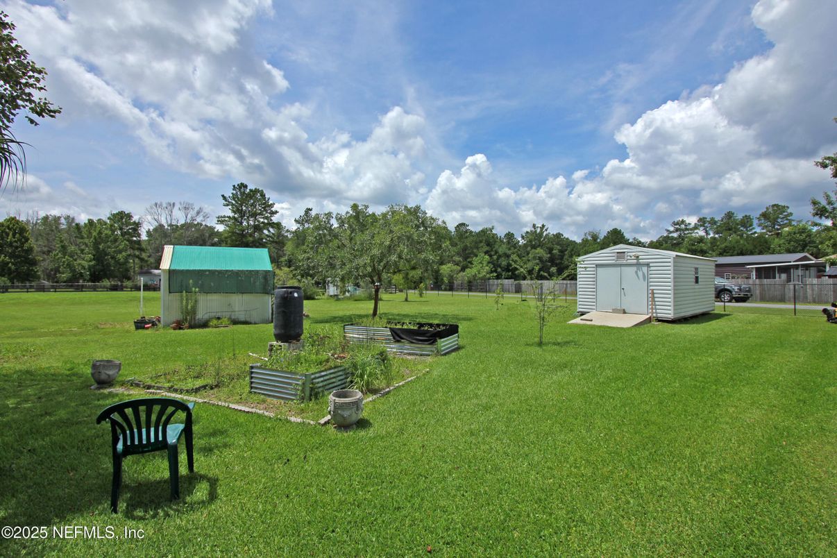 Backyard, Exterior