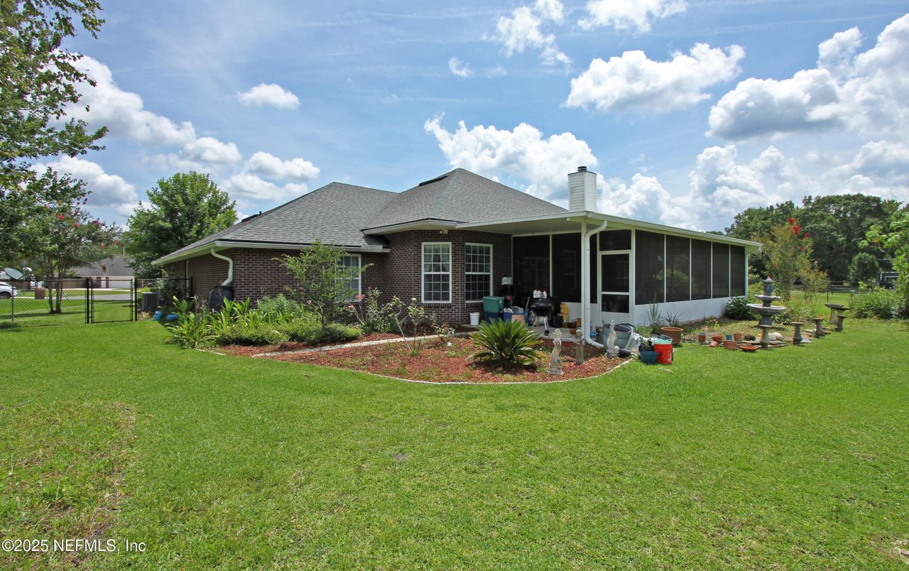 Backyard, Exterior