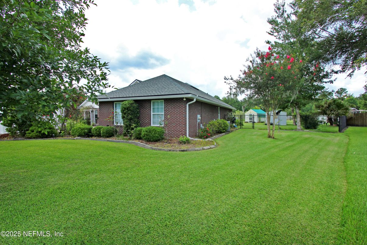 Backyard, Exterior