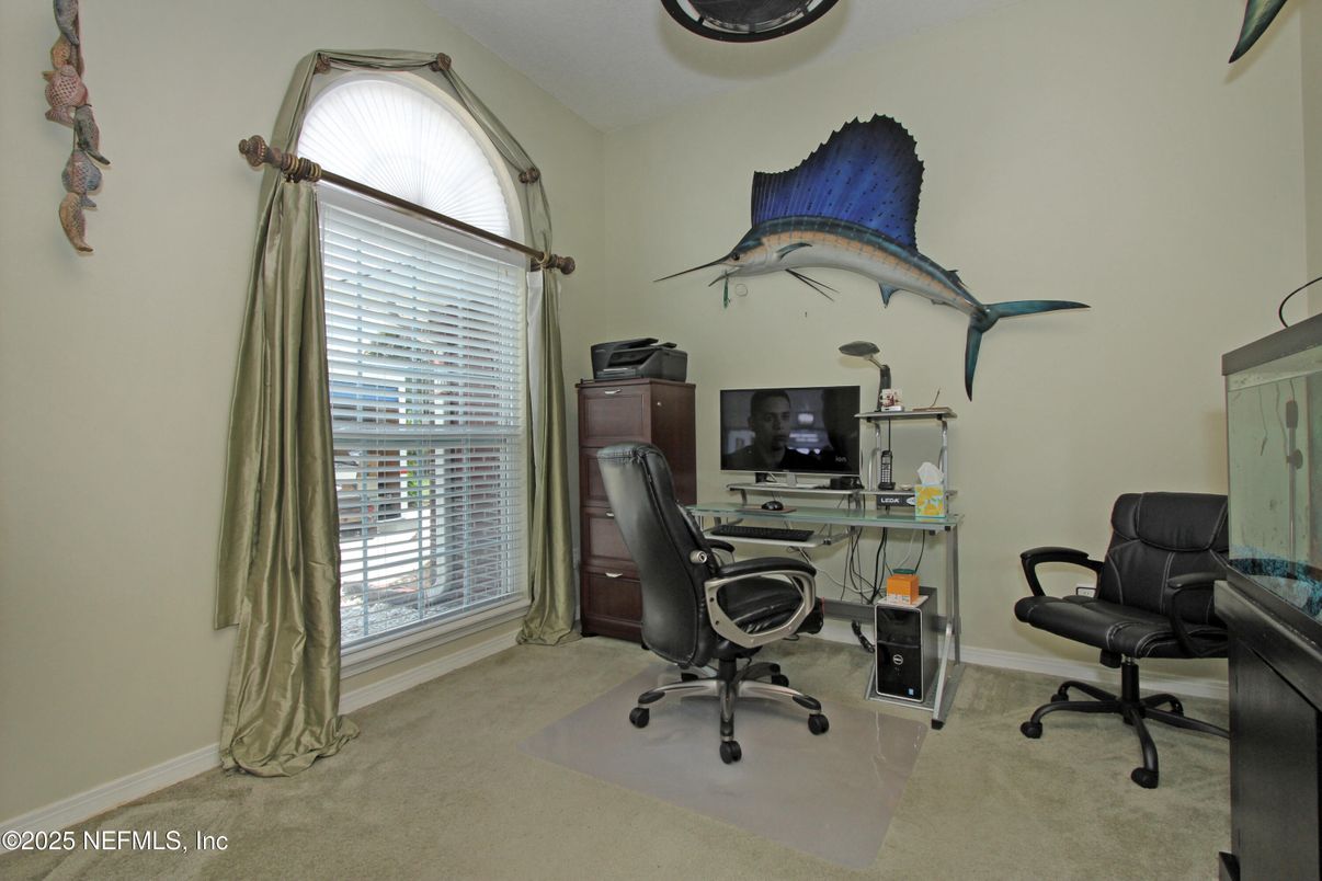 Home Office, Interior