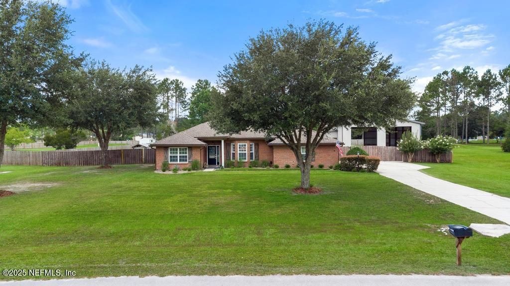 Backyard, Exterior, Facade, Brick Facade, Ranch