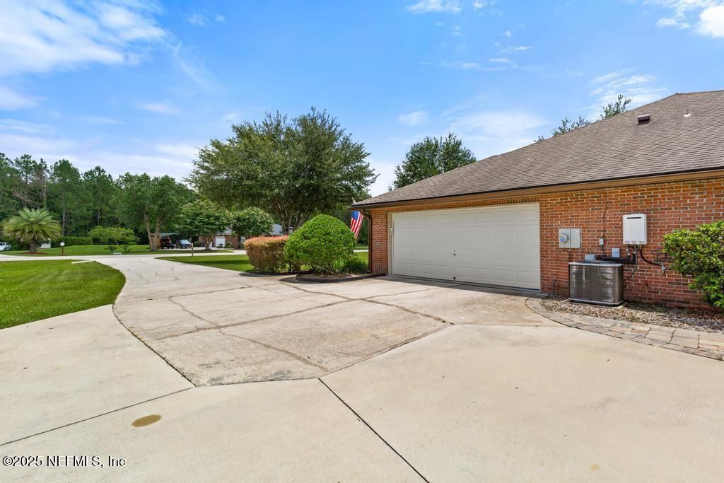 Detached Garage, Exterior