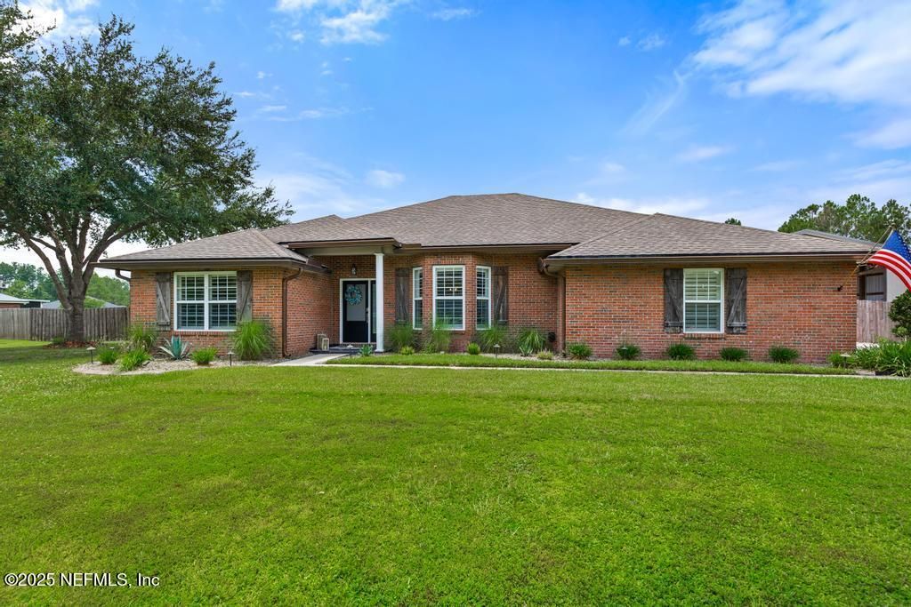 Exterior, Facade, Brick Facade, Ranch