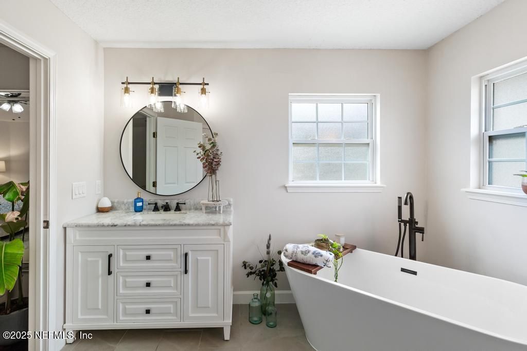 Bathroom, Free Standing Baths, Interior