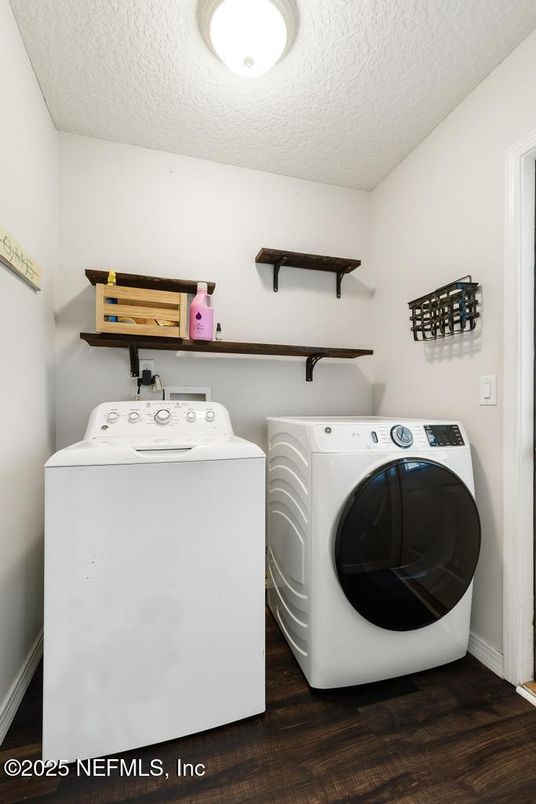 Interior, Washer, Wood Texture Flooring
