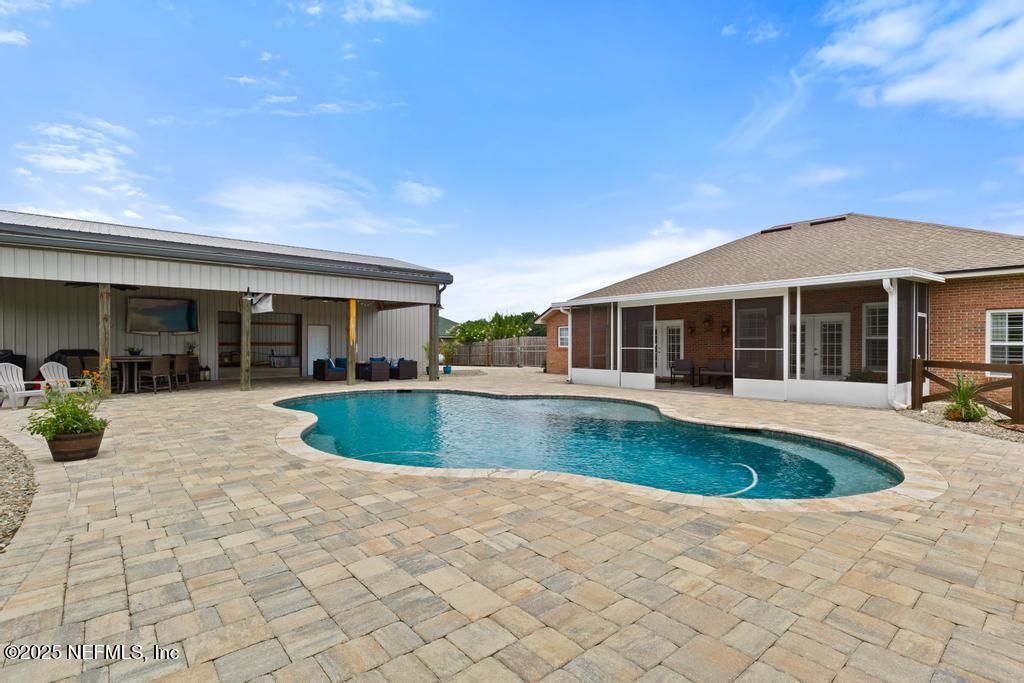 Exterior, Pool