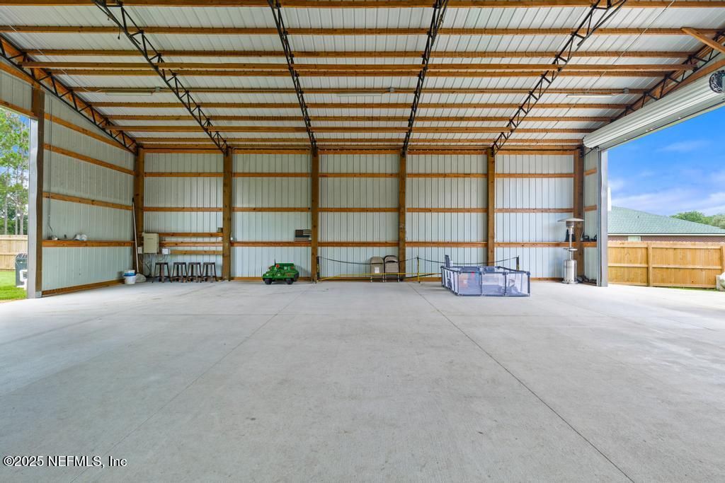 Garage, Interior