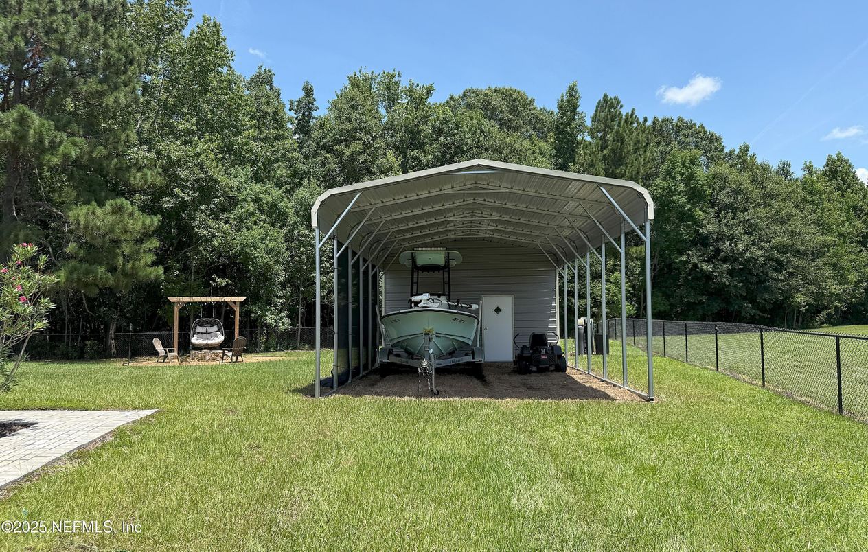 Backyard, Exterior