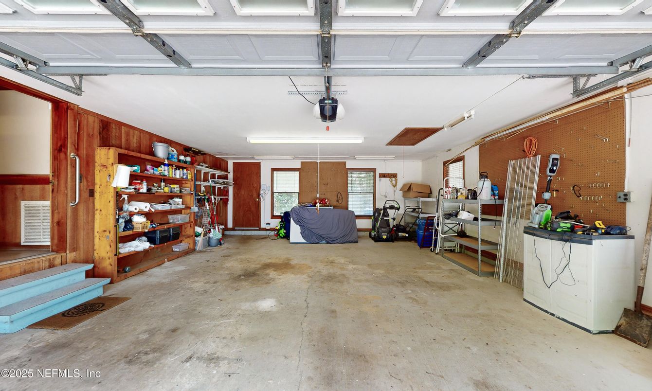 Garage, Interior