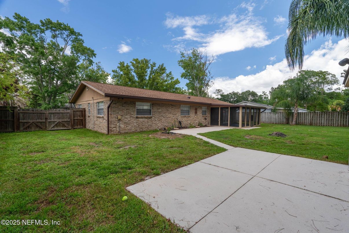 Backyard, Exterior