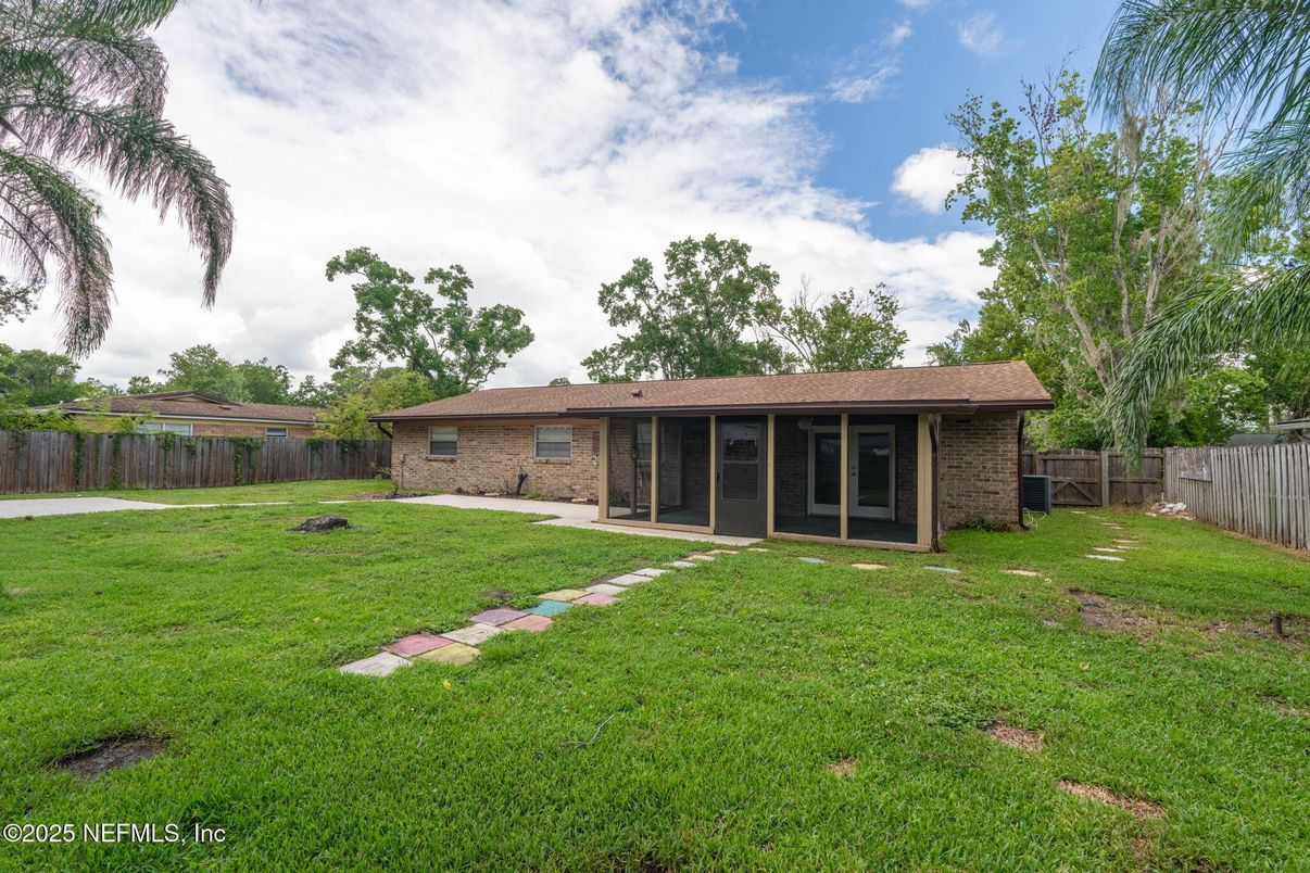 Backyard, Exterior