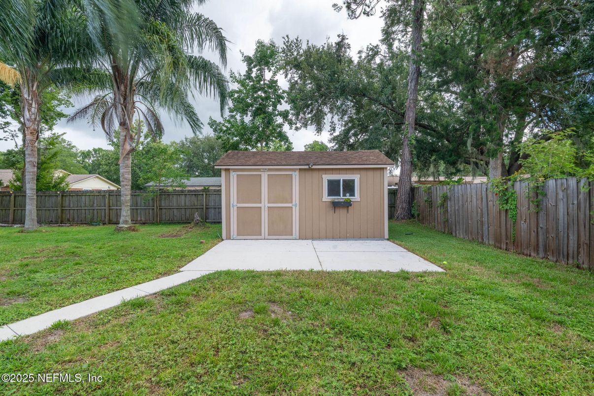 Backyard, Exterior