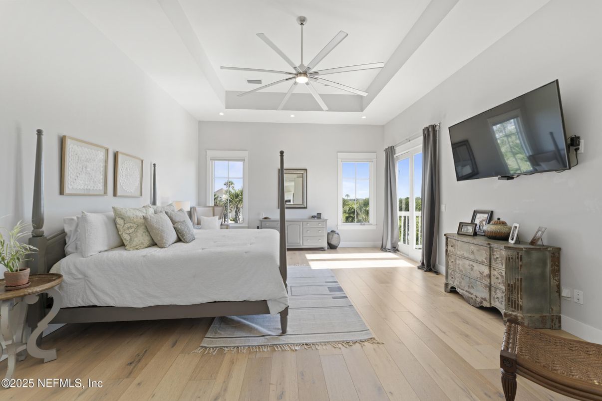 Bedroom, Interior, Pendant Lights, Recessed Lighting, Wood Texture Flooring