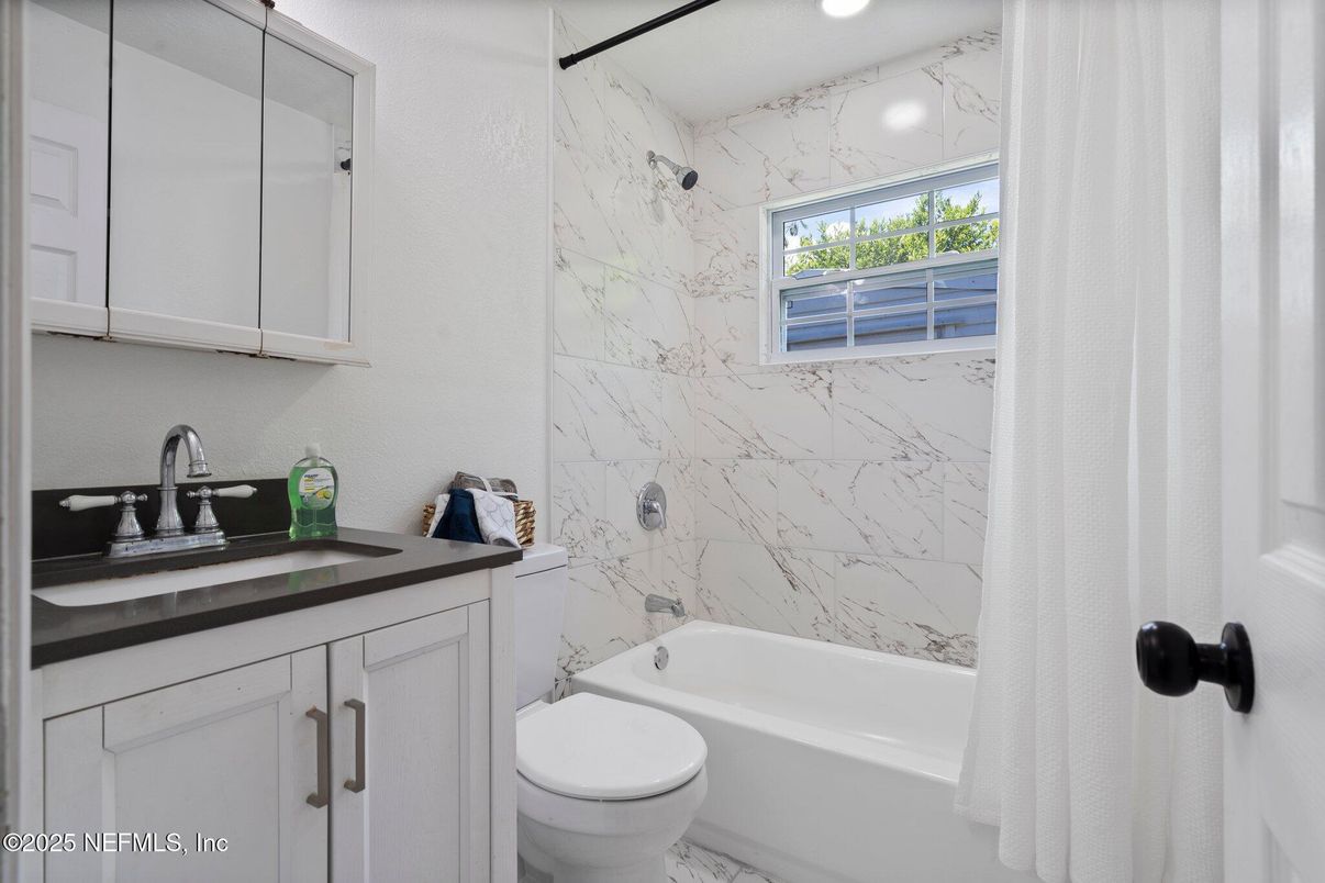 Bathroom, Interior, Marble, Marble Walls, Recessed Lighting