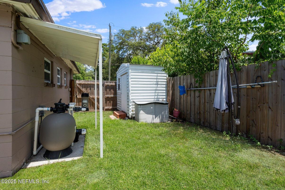 Backyard, Exterior