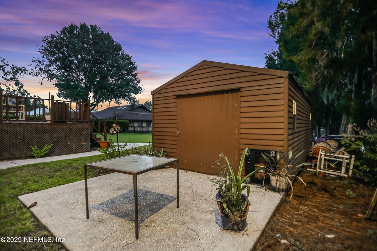 Backyard, Exterior
