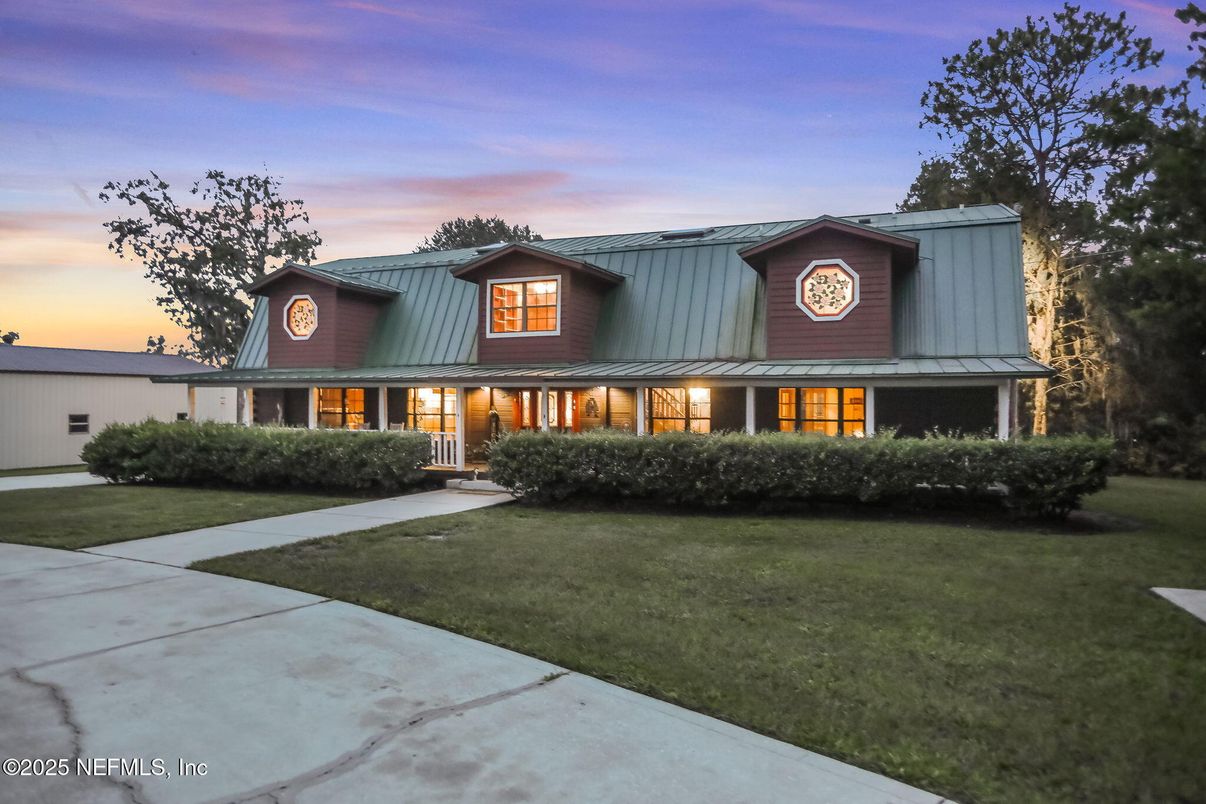 Backyard, Exterior, Facade, Farmhouse