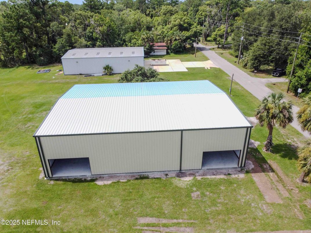 Exterior, Drone