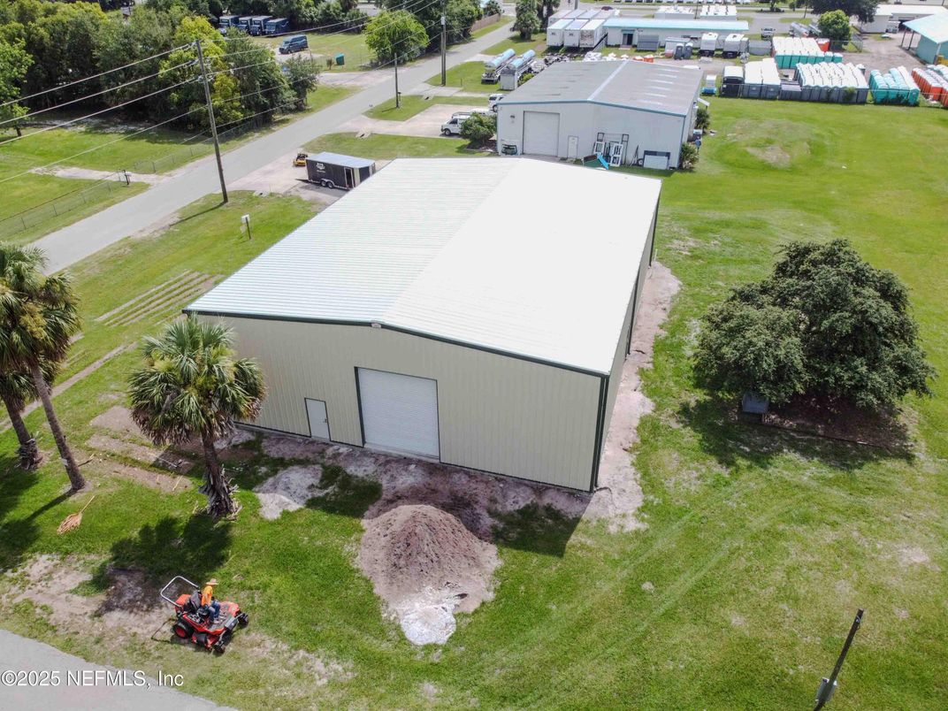Exterior, Drone