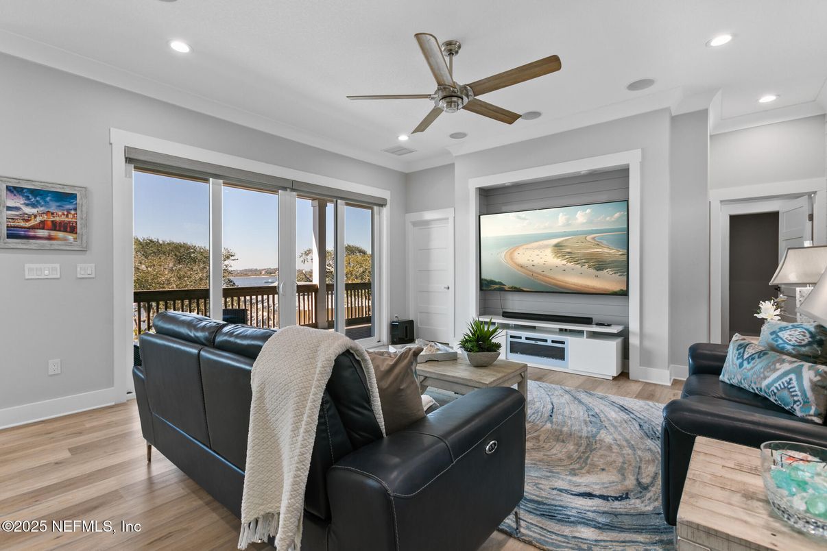 Interior, Living room, Recessed Lighting, Wood Texture Flooring
